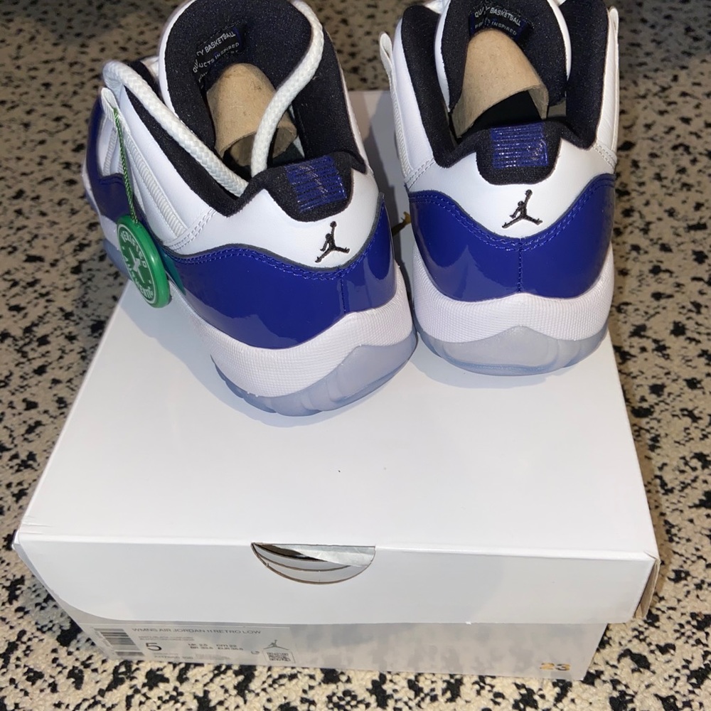 Brand New Air Jordan Retro 11 Low - Picture 7 of 12